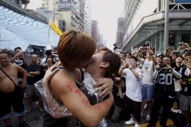 Χονγκ Κονγκ: Στους δρόμους οι διαδηλωτές παρά το «τελεσίγραφο» της κυβέρνησης