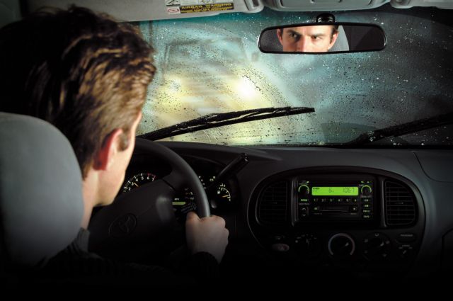 Συμβουλές για ασφαλή οδήγηση υπό βροχή, προσοχή στην υδρολίσθηση