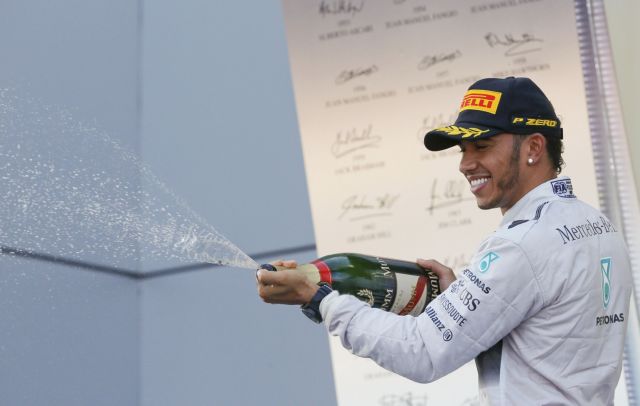 F1: Ο Λιούις Χάμιλτον νικητής στο πρώτο γκραν πρι στη Ρωσία, πρωταθλήτρια η Mercedes