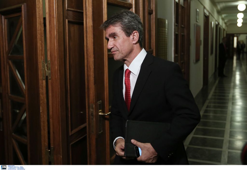 Λοβέρδος: «Λουκέτο από την Παρασκευή σε 20 ιδιωτικά ΙΕΚ που χρωστάνε»