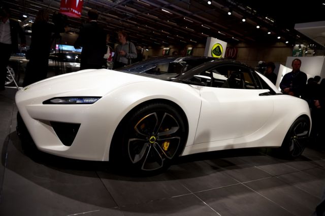 H Lotus σχεδιάζει για το μέλλον τον ανταγωνιστή του Mini Countryman