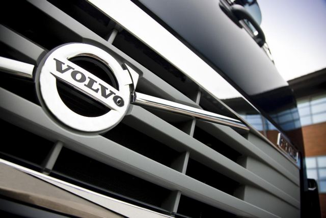 Volvo: οι μεγάλες περικοπές απογείωσαν τη μετοχή της