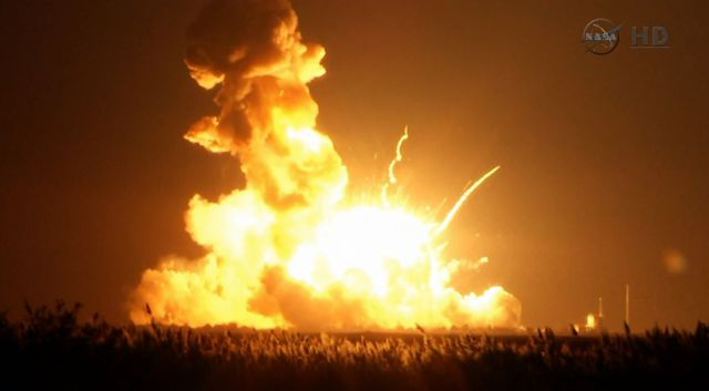 ΗΠΑ: Εξερράγη εμπορικό διαστημικό σκάφος λίγο μετά την εκτόξευσή του από τη Βιρτζίνια [video]
