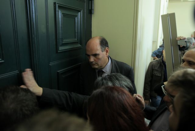 Φορτσάκης: «Και μηνύσεις αν ξαναδιαταραχθεί η συνεδρίαση της Συγκλήτου το Σάββατο»