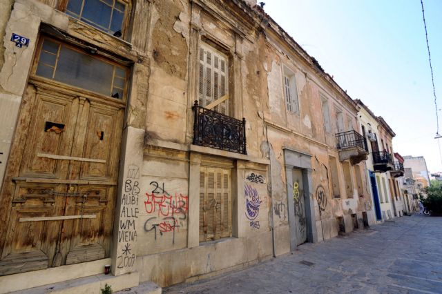 Σχέδιο του υπουργείου Περιβάλλοντος για τα εγκαταλελειμμένα κτίρια της Αθήνας και άλλων μεγάλων πόλεων