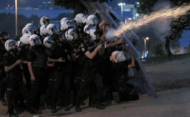 Τουρκία: Η Αστυνομία θα πυροβολεί όποιον κρατά βόμβα μολότοφ