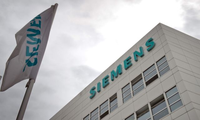 Την παραπομπή 64 κατηγορουμένων για τα «μαύρα ταμεία» της Siemens ζητεί ο εισαγγελέας