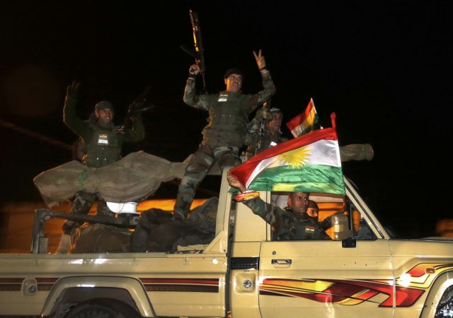 Hürriyet: Καθ’ οδόν προς το Κομπάνι οι κούρδοι Πεσμεργκά «ξέχασαν» να πληρώσουν το φαγητό