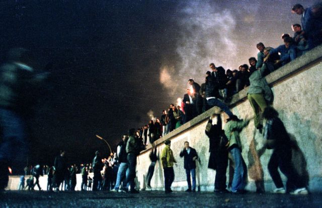 Πώς γκρεμίστηκε πραγματικά το Τείχος του Βερολίνου
