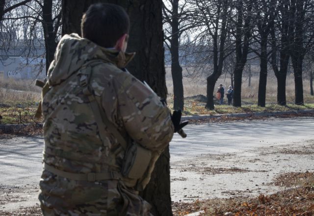 Ουκρανία: Σφοδρά πυρά στο Ντονέτσκ – φόβοι για τερματισμό της εκεχειρίας