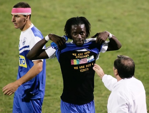 Στον αθλητικό δικαστή για… ρατσιστική συμπεριφορά ποδοσφαιριστής από τη Σιέρα Λεόνε!