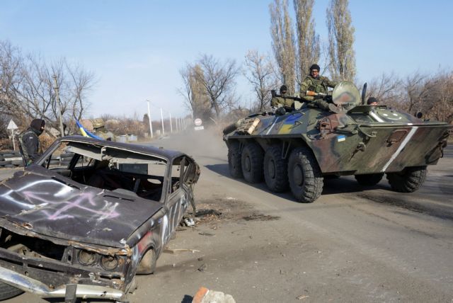 Εισβολή ρωσικών αρμάτων μάχης στην ανατολική Ουκρανία κατήγγειλε το Κίεβο