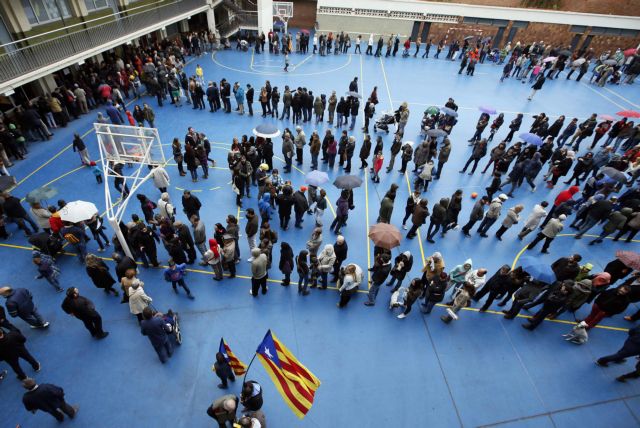 Καταλωνία: Δυο εκατομμύρια πολίτες συμμετείχαν στο «δημοψήφισμα» για την ανεξαρτησία της