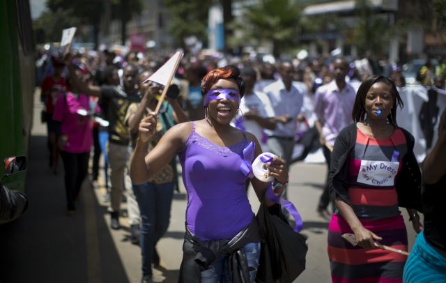 Κένυα: Συνελήφθησαν 100 άνθρωποι που επιτέθηκαν σε… άσεμνα ντυμένη γυναίκα