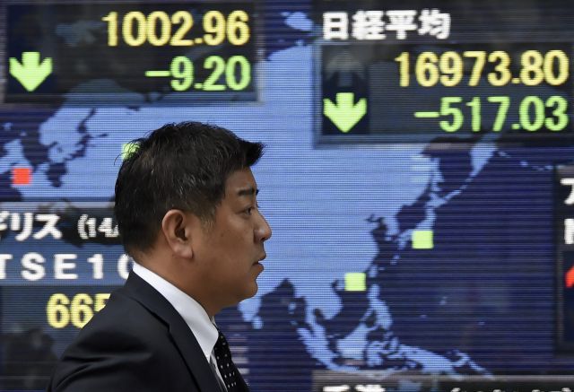 Η Ιαπωνία βούλιαξε ξανά στην ύφεση
