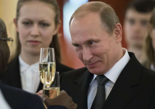 Βλαντίμιρ Πούτιν: «Γιατί όχι πρόεδρος της Ρωσίας ως το 2024;»