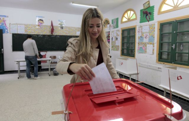 Τυνησία: Ψήφισαν πρώτη φορά για πρόεδρο μετά την Αραβική Ανοιξη