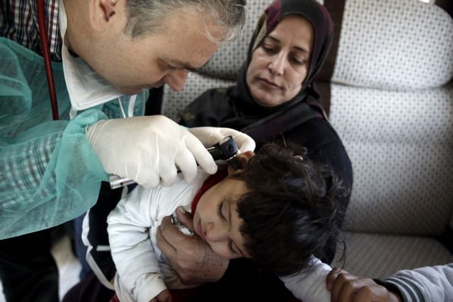 Ιατρική περίθαλψη για τους σύρους πρόσφυγες στο Σύνταγμα