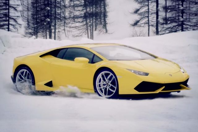 Η Lamborghini ανοίγει και πάλι την σχολή οδήγησης στο χιόνι
