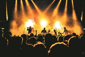 Πυξ Λαξ και Villagers of Ioannina City σε Θεσσαλονίκη και Αθήνα