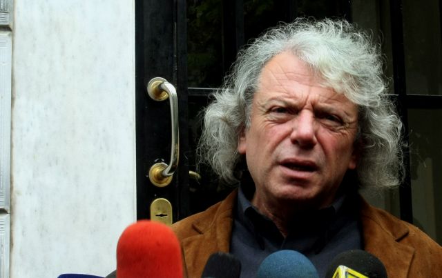 Ολα για τον γιο του