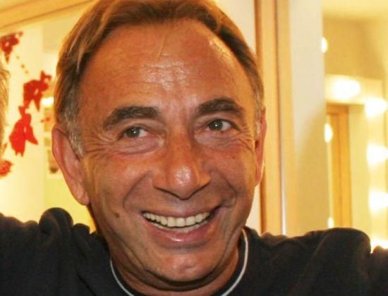 Πέθανε ο ηθοποιός Τόνυ Αντονυ