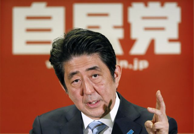 Ιαπωνία: Νέα μέτρα οικονομικής στήριξης προανήγγειλε ο Σίνζο Αμπε