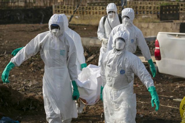 Εφιαλτική πρόβλεψη ερευνητή: «Η επιδημία Εμπολα θα συνεχιστεί όλο το 2015»