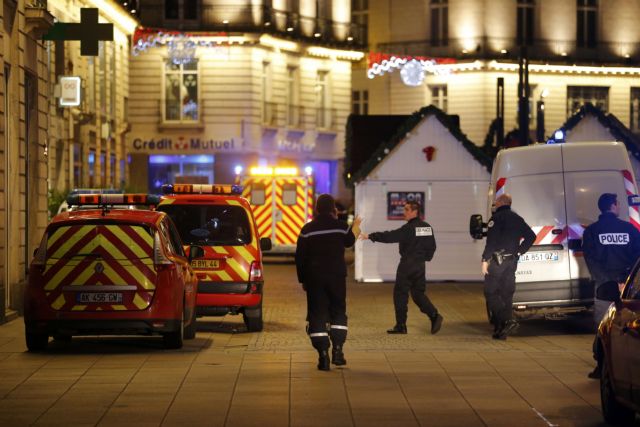 Γαλλία: Βαν «εφόρμησε» σε χριστουγεννιάτικη αγορά – 11 τραυματίες
