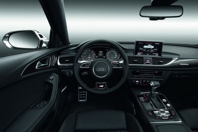 Η Audi επενδύει 24 δισ. ευρώ για να ξεπεράσει την BMW