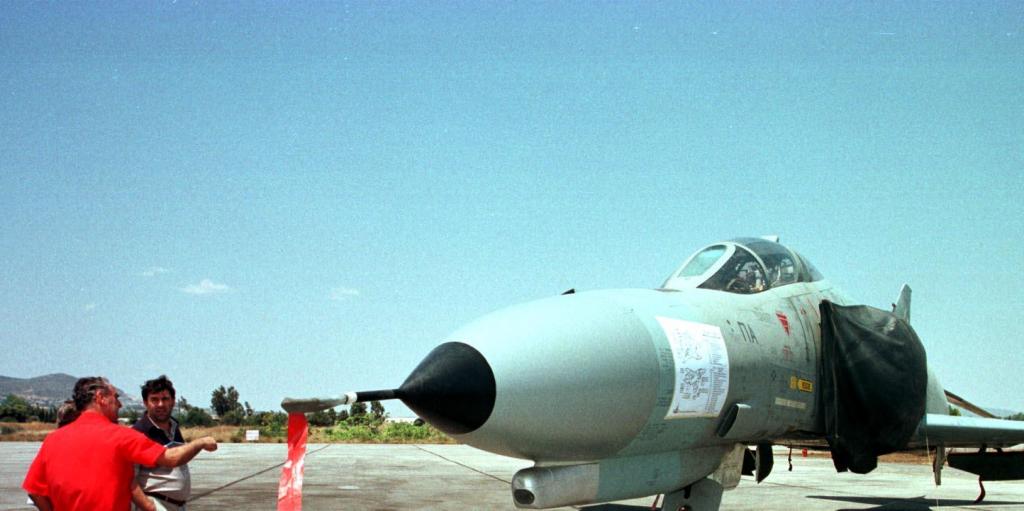 Εγκαταστάσεις της ΕΑΒ στην Τανάγρα επισκέφθηκαν αξιωματούχοι του υπουργείου Αμυνας του Ισραήλ