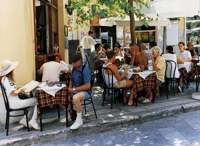 Αθήνα: Λουκέτο στα καταστήματα που καταλαμβάνουν κοινόχρηστους χώρους | tanea.gr