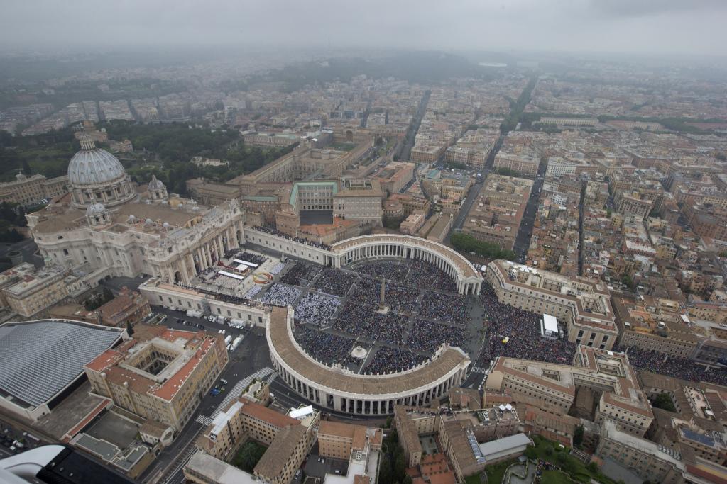 Δωρεάν μπάνιο, κούρεμα και ξύρισμα θα προσφέρει το Βατικανό στους άστεγους της Ρώμης