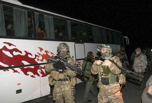 Ουκρανία: Δέκα νεκροί από ρουκέτα σε λεωφορείο