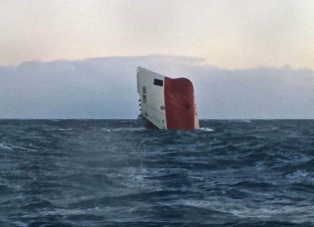 Νεκροί θεωρούνται οι οκτώ ναυτικοί που ναυάγησαν ανοιχτά της Σκωτίας