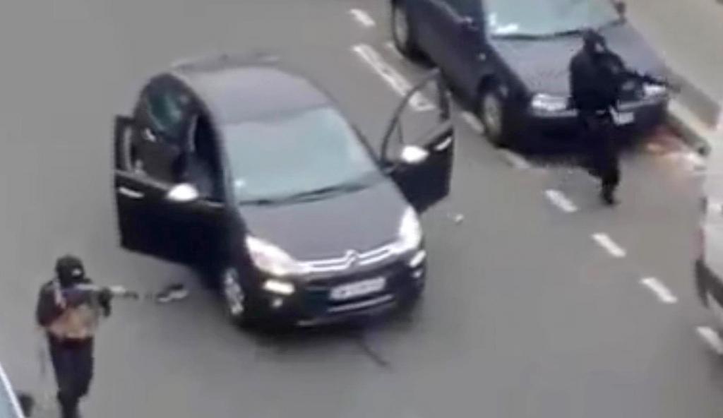 Η αστυνομία «αναγνώρισε τους δράστες» της επίθεσης στο Charlie Hebdo