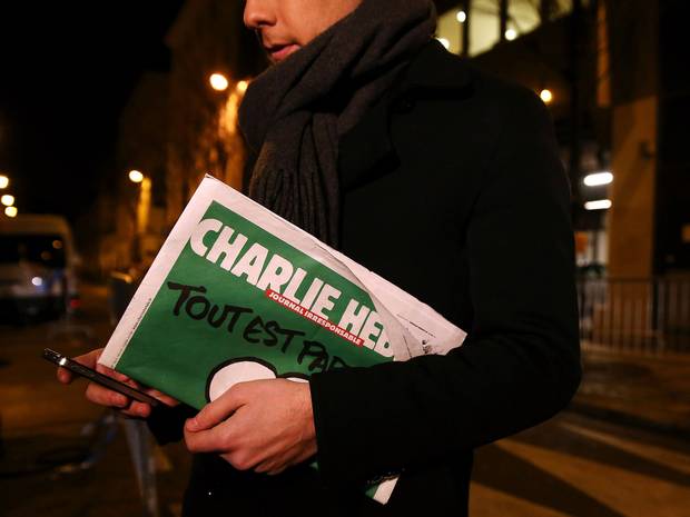 «Σας λούζουμε με σκ...ά»: Επίθεση κατά πολιτικών στο πρώτο φύλλο του Charlie Hebdo μετά τη σφαγή | tanea.gr