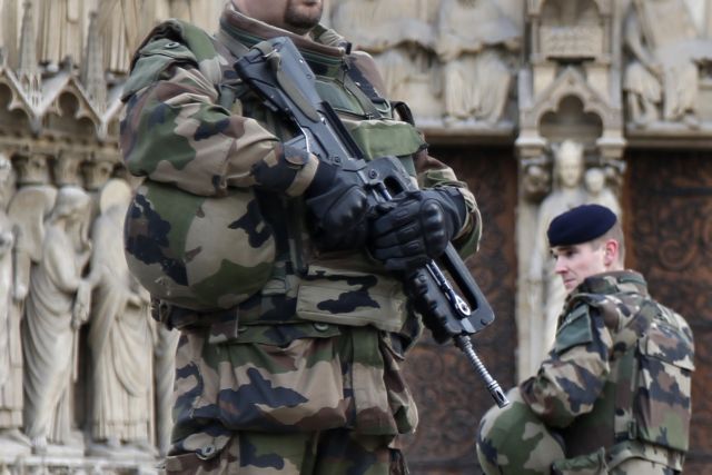 Παρίσι: Απαγγέλθηκαν κατηγορίες κατά τεσσάρων υπόπτων για τις τρομοκρατικές επιθέσεις