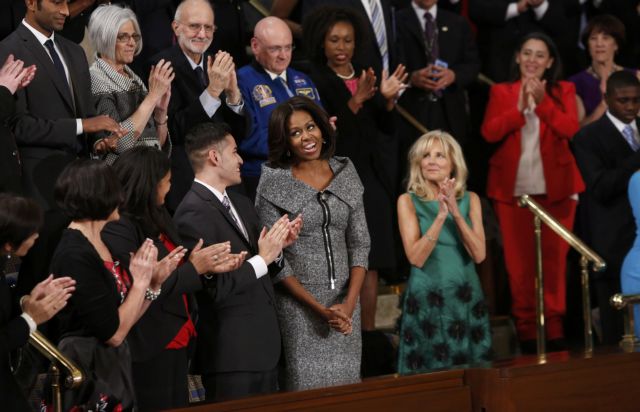 Οταν η Μισέλ Ομπάμα εμπνέεται ενδυματολογικά από την «καλή σύζυγο» Αλίσια Φλόρικ