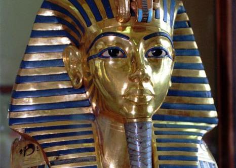 Το Μουσείο του Καϊρου αναγνώρισε ότι η μάσκα του βασιλιά Τουταγχαμών υπέστη ζημιά η οποία αποκαταστάθηκε | tanea.gr