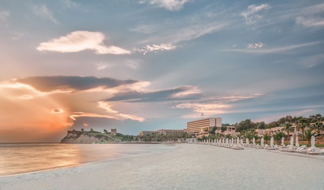 Μεταξύ των πέντε καλύτερων ξενοδοχείων για οικογένειες στον κόσμο το Sani Beach Hotel