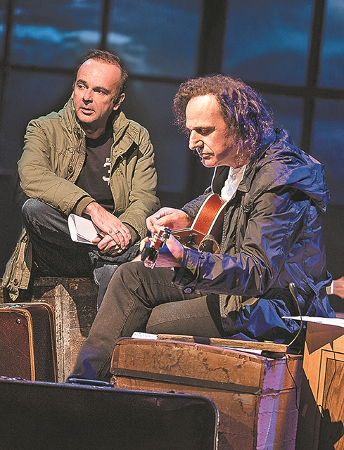 Επιστροφή στο θέατρο