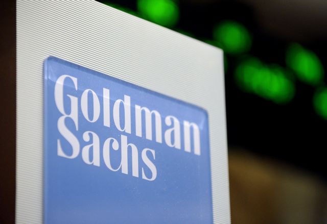 Στα 18 δισ. ευρώ τοποθετεί η Goldman Sachs τις εκροές καταθέσεων