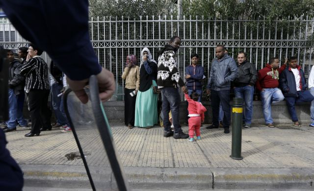 «Η Ελλάδα έστειλε σύρους πρόσφυγες στη Γερμανία», αποκαλύπτουν οι Times