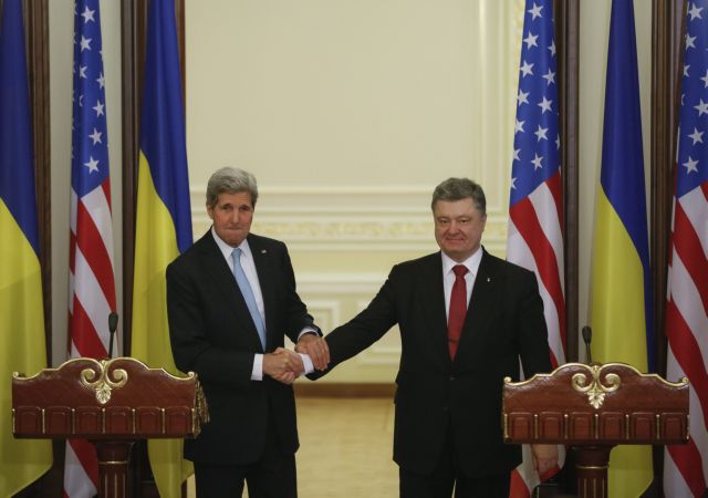 Κέρι: «Δεν θα κλείσουμε τα μάτια στην εισβολή ρωσικών τανκ στην Ουκρανία»