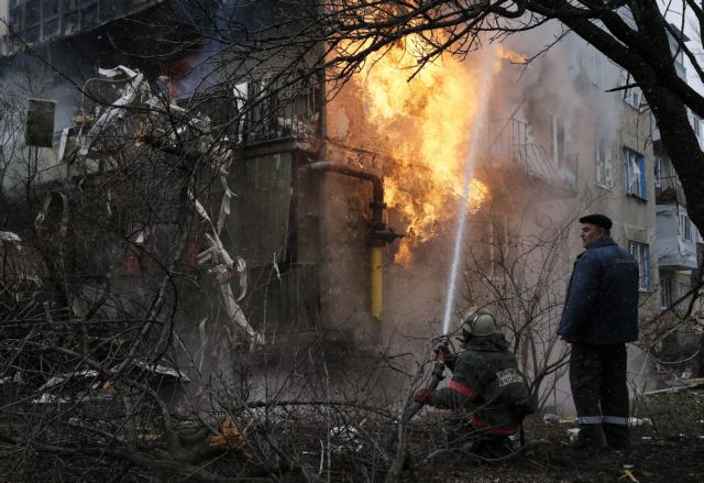 Ουκρανία: Πυρκαγιά από έκρηξη σε εργοστάσιο χημικών στο Ντονέτσκ
