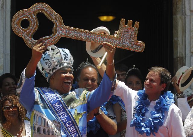 Ο «βασιλιάς» Μόμο κήρυξε την έναρξη του καρναβαλιού στο Ρίο