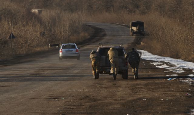 Κέρι προς Λαβρόφ: Σταματήστε τις επιθέσεις κατά του ουκρανικού στρατού