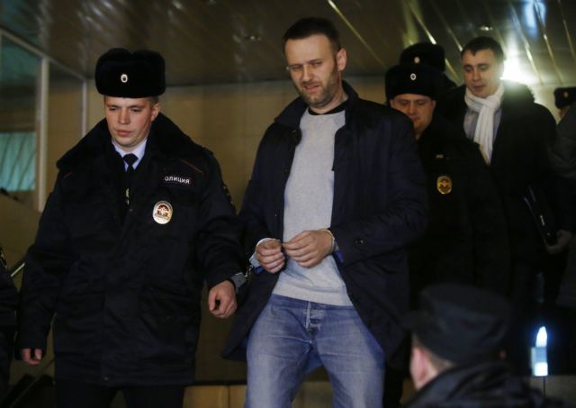 Ρωσία: Σε φυλάκιση 15 ημερών μετά τη διανομή προκηρύξεων καταδικάστηκε ο Ναβάλνι | tanea.gr