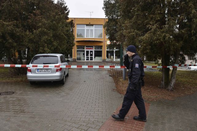 Οκτώ νεκροί από πυροβολισμούς σε εστιατόριο στην Τσεχία